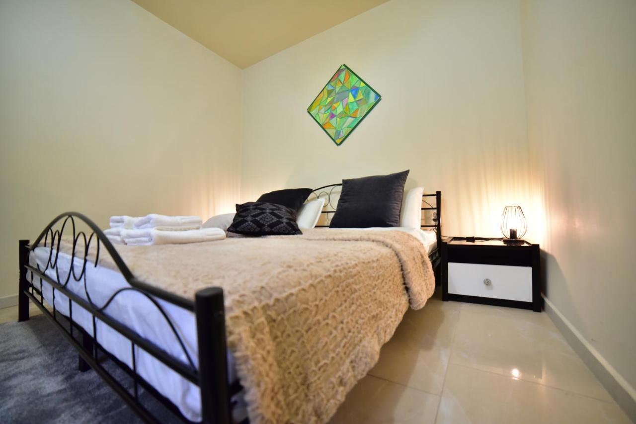 Flh - A&M Central Studio Apartment ซีบิว ภายนอก รูปภาพ